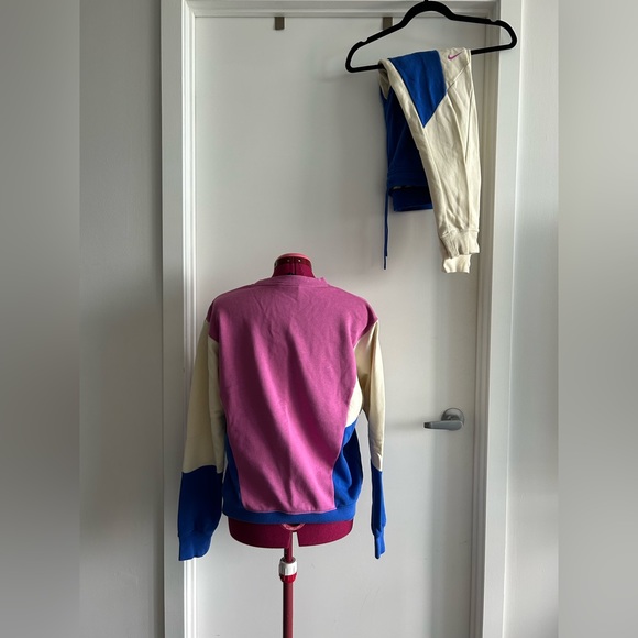 Nike tracksuit - Picture 2 of 2